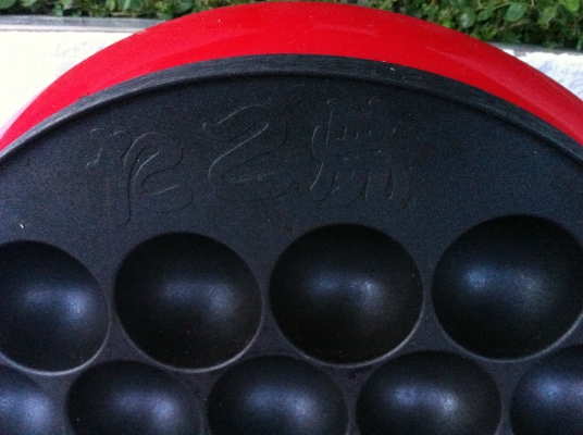 เครื่องทำขนม ทาโก๊ะยากิ(ขนมครกญี่ปุ่น) และใช้ทำอย่างอื่นๆได้ด้วย ทำไข่นกกระทา ทำขนมครก (มีมาแค่ 5 เครื่อง)