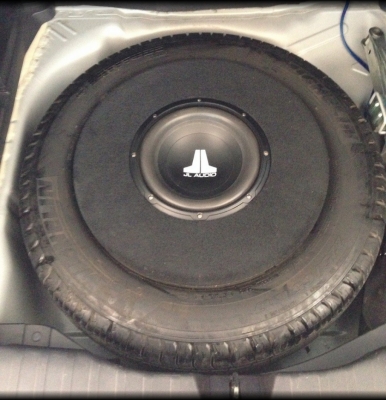 ตู้ไม้สำเร็จซับดอก 10 นิ้ว ของใหม่ วางใส่หลุมยางอะไหล่