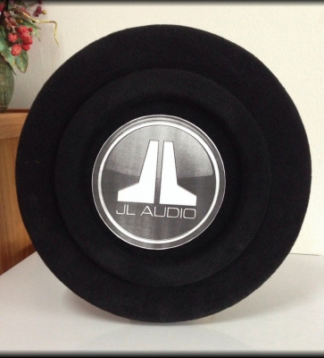 ตู้ไม้สำเร็จซับดอก 10 นิ้ว ของใหม่ วางใส่หลุมยางอะไหล่ ตู้ไม้สำเร็จซับดอก 10 นิ้ว ของใหม่ วางใส่หลุมยางอะไหล่