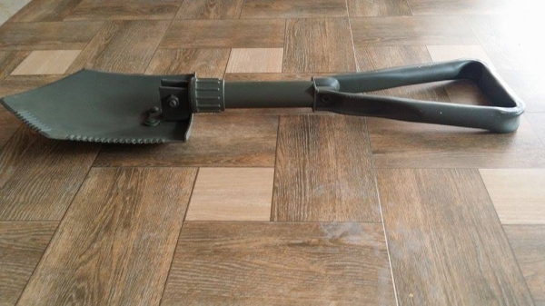 พลั่วสนาม มือ 2 สามารถใช้งานได้ตามเอนกประสงค์ ขนาดกระทัดรัด สามารถพับเก็บได้ ทำให้สะดวกในการใช้งานและง่ายต่อการพกพา