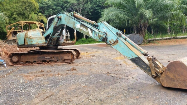 (คันนี้ยังไม่ขาย...)SK120-5 ตัวธรรมดา..รถใช้งานดี เดิมๆ บอดี้ไม่ค่อยสวย..สนใจลองสอบถามมาดู... (คันนี้ยังไม่ขาย...)SK120-5 ตัวธรรมดา..รถใช้งานดี เดิมๆ บอดี้ไม่ค่อยสวย..สนใจลองสอบถามมาดู...