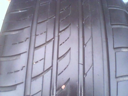 ขายยาง 225/40/18 ปี 11 คู่ 1200 บาท