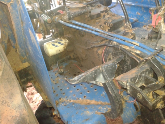 ขายรถแทรกเตอร์ฟอร์ด 6600 t3 ตัวเต็ม ขายรถแทรกเตอร์ฟอร์ด 6600 t3 ตัวเต็ม