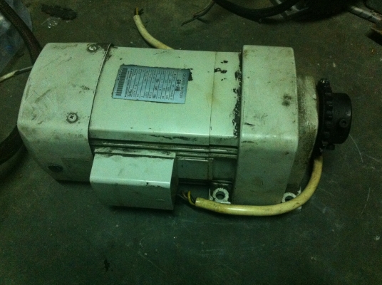 มอเตอร์เกี่ยร์ทด MISUBISHI ขนาด 300 W. หมุนที่ 180 รอบต่อนาที ใช้ไฟบ้าน 220 V.ได้ แรงบิดเยอะ