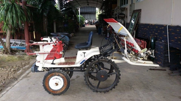 รถปลูกข้าวนั่งขับ YANMAR  เก่าญี่ปุ่น สภาพสวย เครื่องยนต์ติดง่าย สภาพพร้อมใช้งาน