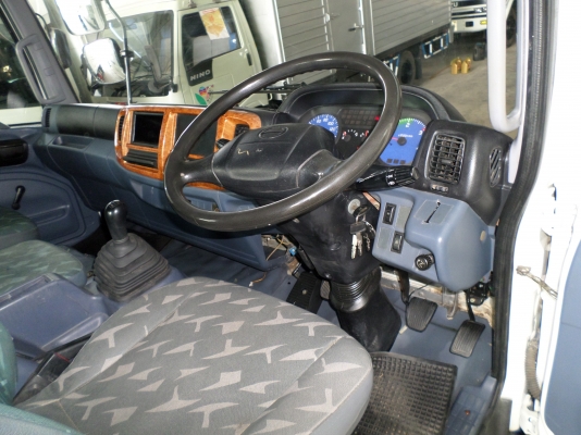 ขาย 6 ล้อ ฮีโน่  เมก้า เครน 5 ตัน  212 แรง ยาว 7.20 ม.ปี 2006 สภาพเดิม สนใจชมรถก่อนได้ครับ ติดต่อ 081-9425443