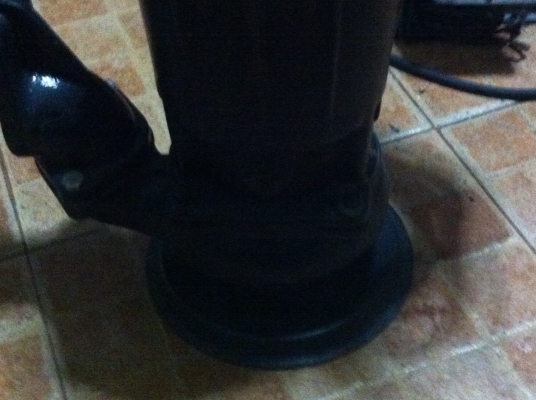 ปั๊มน้ำแบบจุ่มแช่ Shin Maywa ผลิตที่ญี่ปุ่นใช้ไฟสามเฟส 380 V. ดันขึ้นได้สูง 8.5 ม. ได้น้ำ 170 ลิตร/นาที