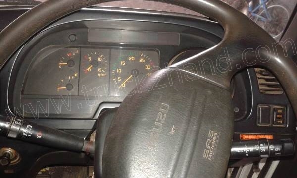 รถบรรทุก 6 ล้อติดเครน ISUZU เครน UNIC ยืดได้ 2 ช่วง รถบรรทุก 6 ล้อติดเครน ISUZU เครน UNIC ยืดได้ 2 ช่วง