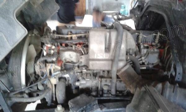 รถบรรทุก 6 ล้อติดเครน ISUZU เครน UNIC ยืดได้ 2 ช่วง รถบรรทุก 6 ล้อติดเครน ISUZU เครน UNIC ยืดได้ 2 ช่วง