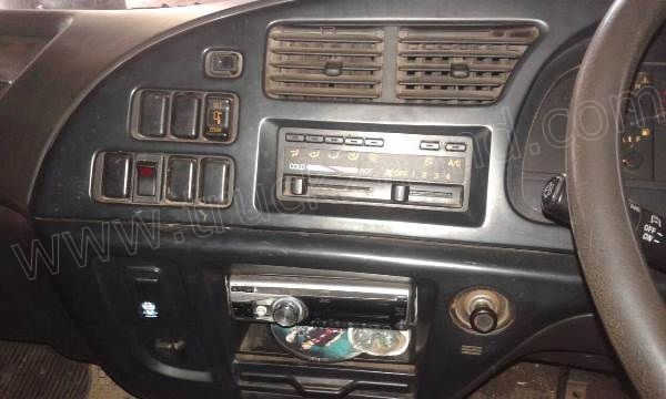 รถบรรทุก 6 ล้อติดเครน ISUZU เครน UNIC ยืดได้ 2 ช่วง รถบรรทุก 6 ล้อติดเครน ISUZU เครน UNIC ยืดได้ 2 ช่วง