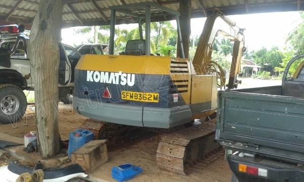 รถแบคโฮ KOMATSU PC40 รุ่น 3