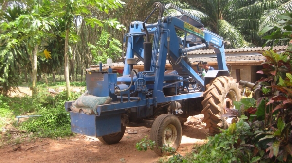 ขายรถคีบไม้ คีบอ้อย