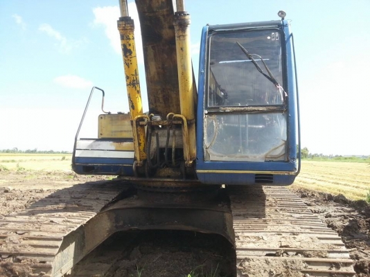 ขาย kobelco sk200-1 mark III บูมยาว 16 เมตร มีป่ะบ้าง ไฟฟ้าครบ เอกสารซื้อขาย