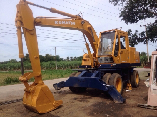 ขายรถตักล้อยาง PW100-2 เครื่อง komatsu 2 เพลา มีลายหัวเจาะ พร้อมใช้งาน เอกสารสัญญาซื้อขาย
