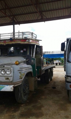 สิบล้อ แบบสองเพลา HINO เครื่อง EH700 บรรทุกแบคโฮ 200 ได้