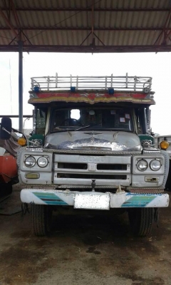 สิบล้อ แบบสองเพลา HINO เครื่อง EH700 บรรทุกแบคโฮ 200 ได้