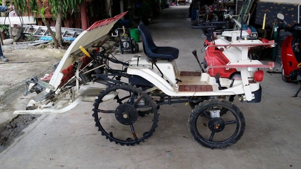 รถปลูกข้าวนั่งขับ YANMAR  เก่าญี่ปุ่น สภาพสวย เครื่องยนต์ติดง่าย สภาพพร้อมใช้งาน