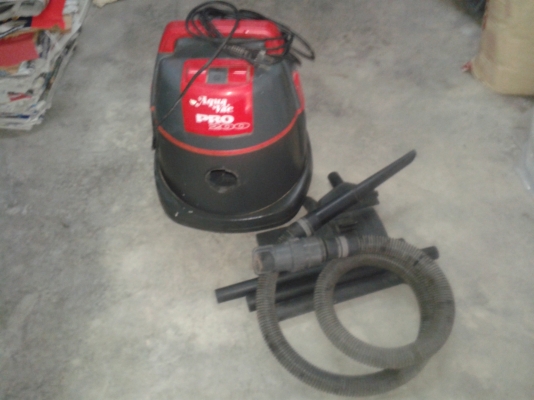 เครื่องดูดฝุ่นมือ2