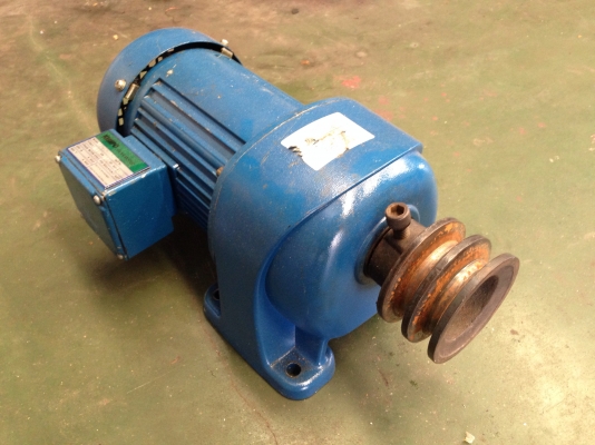 ขายมอเตอร์เกียร์ Kimpo ขนาด 0.5 HP. 380V อัตราทด 1:30 สภาพสวย วิ่งนิ่ม พร้อมใช้งาน