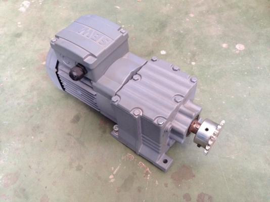 ขายมอเตอร์เกียร์ Sew Eurodrive ขนาด 1/3 HP. 380V อัตราทด 1:24 ของใหม่ ไม่เคยใช้งาน วิ่งนิ่ม พร้อมใช้งาน ขายมอเตอร์เกียร์ Sew Eurodrive ขนาด 1/3 HP. 380V อัตราทด 1:24 ของใหม่ ไม่เคยใช้งาน วิ่งนิ่ม พร้อมใช้งาน