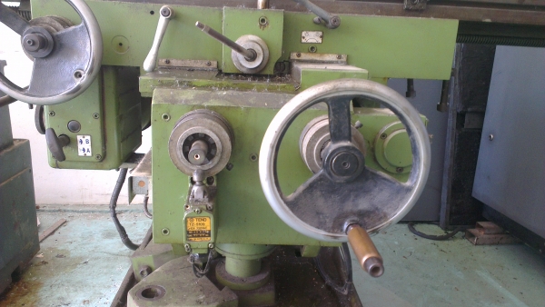 Sell> ขายเครื่องมิลลิ่ง Baron-Max M4 ออโต้ 3 แกน มีจอ หน้าแท่นสวย เครื่องสภาพดี ปีใหม่ ไม่มีตำหนิครับ กำแพงแสน นครปฐมครับ