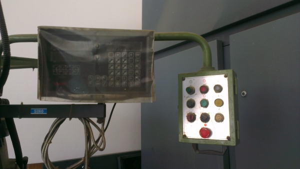 Sell> ขายเครื่องมิลลิ่ง Baron-Max M4 ออโต้ 3 แกน มีจอ หน้าแท่นสวย เครื่องสภาพดี ปีใหม่ ไม่มีตำหนิครับ กำแพงแสน นครปฐมครับ