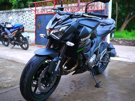 ขาย Kawasaki Z800 รถปี 2014 พร้อมทะเบียนแท้ รถใหม่กริ๊ปสภาพป้ายแดง