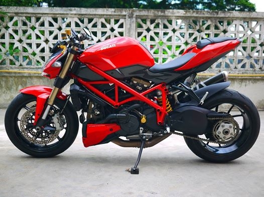 ขาย Ducati Street fighter 848 ปี 2012 ทะเบียนแท้ รถศูนย์ทองหล่อ สภาพหล่อๆ ของแต่งแพงๆ