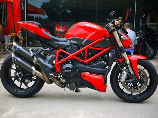 ขาย Ducati Street fighter 848 ปี 2012 ทะเบียนแท้ รถศูนย์ทองหล่อ สภาพหล่อๆ ของแต่งแพงๆ