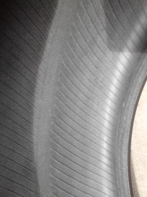 245/35R20 TOYO DRB ( MADE IN JAPAN ) สวยมาก ไม่มีปะ ปี 2012  มี 1 เส้น TEL.081-427-3941