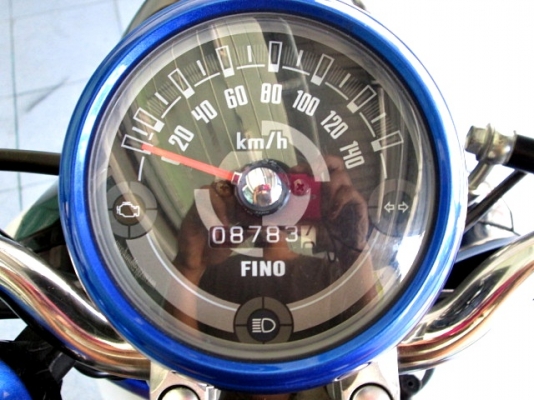 Fino fi sport สีขาวนํ้าเงิน รถเดือน ก.พ. ปี57 ไมล์ 8783 โล รุ่นใหม่หัวฉีด กระบอกสูบ diasil ของแถม 2 รายการ 25900