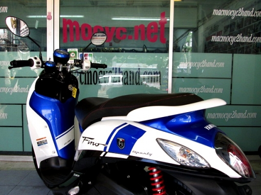 Fino fi sport สีขาวนํ้าเงิน รถเดือน ก.พ. ปี57 ไมล์ 8783 โล รุ่นใหม่หัวฉีด กระบอกสูบ diasil ของแถม 2 รายการ 25900