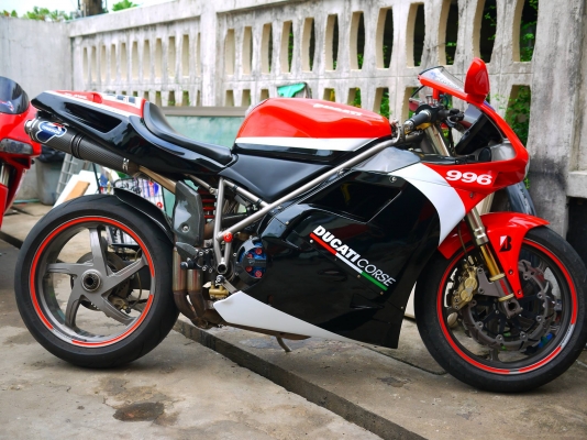 ขาย Ducati 996 พร้อมเสียสรรพสารมิตรเรียบร้อยเอกสารแท้ทุกฉบับ ขี่ดีสุดๆเครื่องดีมาก