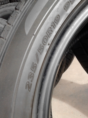 235/50R19 HANKOOK OPTIMO K415 มีคู่ 2 เส้น ปี 2011 TEL.081-427-3941 235/50R19 HANKOOK OPTIMO K415 มีคู่ 2 เส้น ปี 2011 TEL.081-427-3941