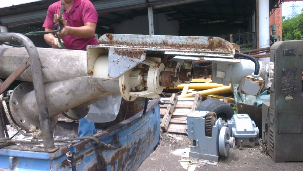 Sell> ขายสกรูลำเลียงวัตถุดิบ ใบสเตนเลส โต 6 " นิ้ว ยาว 3.50 เมตร พร้อมใช้งาน เดิมใช้อยู่โรงงานพลาสติก กำแพงแสน นครปฐมครับ Sell> ขายสกรูลำเลียงวัตถุดิบ ใบสเตนเลส โต 6 " นิ้ว ยาว 3.50 เมตร พร้อมใช้งาน เดิมใช้อยู่โรงงานพลาสติก กำแพงแสน นครปฐมครับ