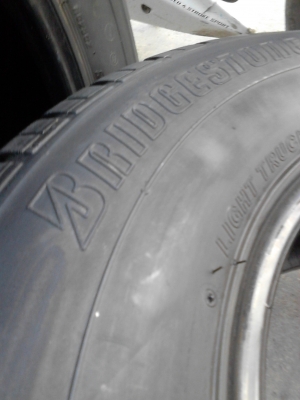 215/70R15 BRIDGESTONE R623 มีชุด 4 เส้น ปี2011 TEL.081-427-3941 215/70R15 BRIDGESTONE R623 มีชุด 4 เส้น ปี2011 TEL.081-427-3941