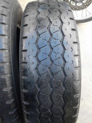 215/70R15 BRIDGESTONE R623 มีชุด 4 เส้น ปี2011 TEL.081-427-3941 215/70R15 BRIDGESTONE R623 มีชุด 4 เส้น ปี2011 TEL.081-427-3941