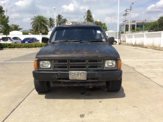 ขายนิสสัน บิ๊กเอ๊มแวนปี 89 เครื่อง TD27 เกียร์ธรรมดา เพาเวอร์ ภายในเบาะหนัง แอร์เย็นฉ่ำ  ตัวถังบางๆเดิมๆแห้งๆ คานหน้าเดิม เลขชัดเจน ฝากระโปรงเดิม คัสซีสวย ไม่ผุ แม็ก 15" ยางใหญ่ เครื่องวิ่งดี เกียร์แน่น ช่วงล่างดีครับ รถขับดีเลยครับ ภาษีปี58 เอกสารพร