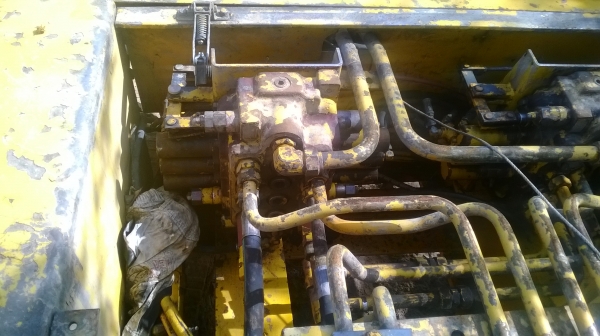 ขายแบคโฮ KOBELCO PC200 ขายด่วนครับ  530000 บ.