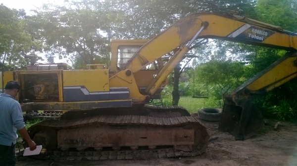 ขายแบคโฮ KOBELCO PC200 ขายด่วนครับ  530000 บ.