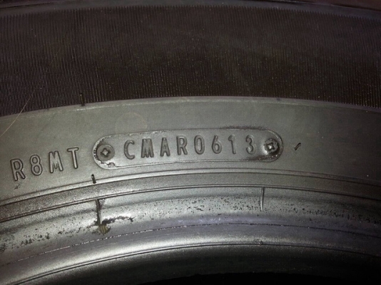 ขายยาง Dunlop 245 x 70 x 16 ปี 13 ขายยาง Dunlop 245 x 70 x 16 ปี 13