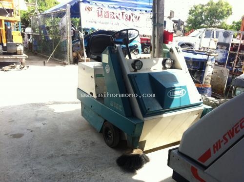 รถกวาดขยะ !!!   TENNANT    215E  รหัสสินค้า : 14001852    หรือเพิ่มเติมไดที่ www.nihonmono.com