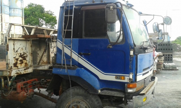 ขาย10ล้อช่วงยาว72เมตรพื้นเรียบpf320แรงเพลาเดียว