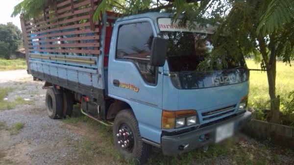 ขายรถบรรทุกหกล้อ ISUZU NPR เครื่องฝาขาว 120 แรง ทะเบียนพร้อม