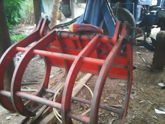 ขายรถคีบอ้อย ฟอร์ด6610ซุปเปอร์สวยๆๆ ตัวคีบยังใหม่ใช้งานน้อย