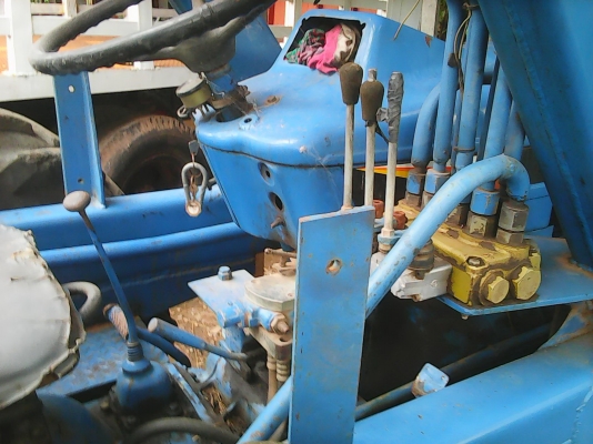 ขายรถคีบอ้อย ฟอร์ด6610ซุปเปอร์สวยๆๆ ตัวคีบยังใหม่ใช้งานน้อย