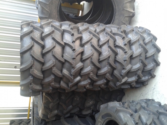 ยางรถไถใหม่เส้นละ2600