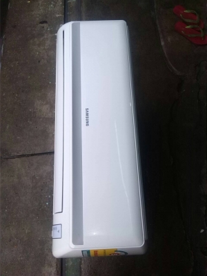 **** ขายแอร์ Samsung 10000 BTU สภาพสวย ****
