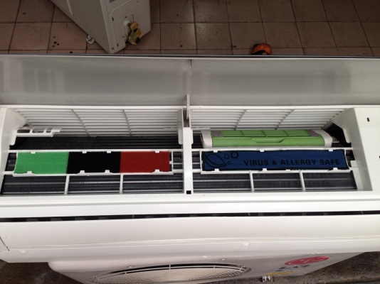 **** ขายแอร์ LG 25000 BTU ตัวTOP ใหม่มาก ****