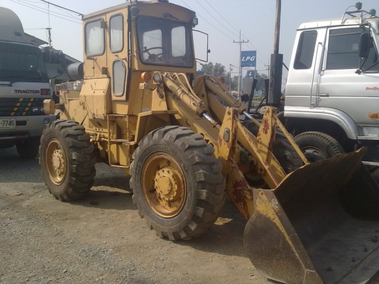 ต้องการขายรถตักล้อยางCAT910